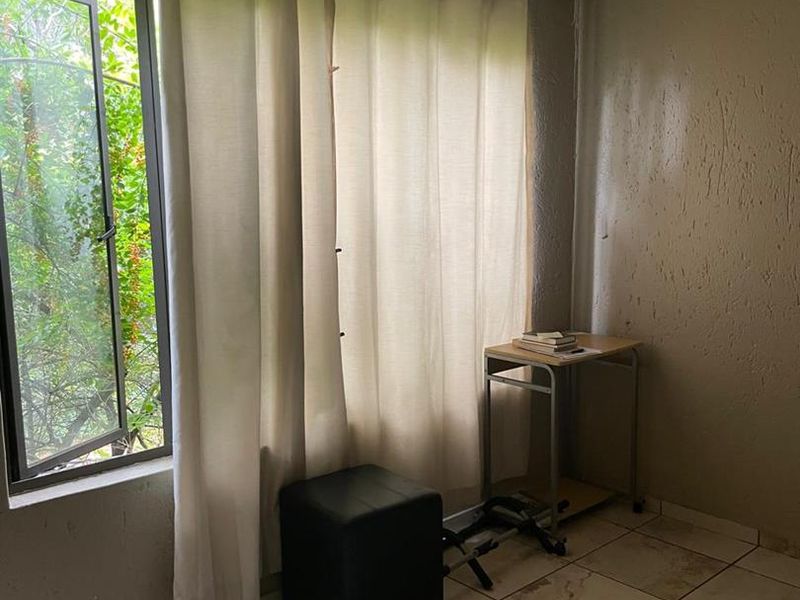 2 Bedroom apartment availble for sale in Bloubosrand - Photo 6