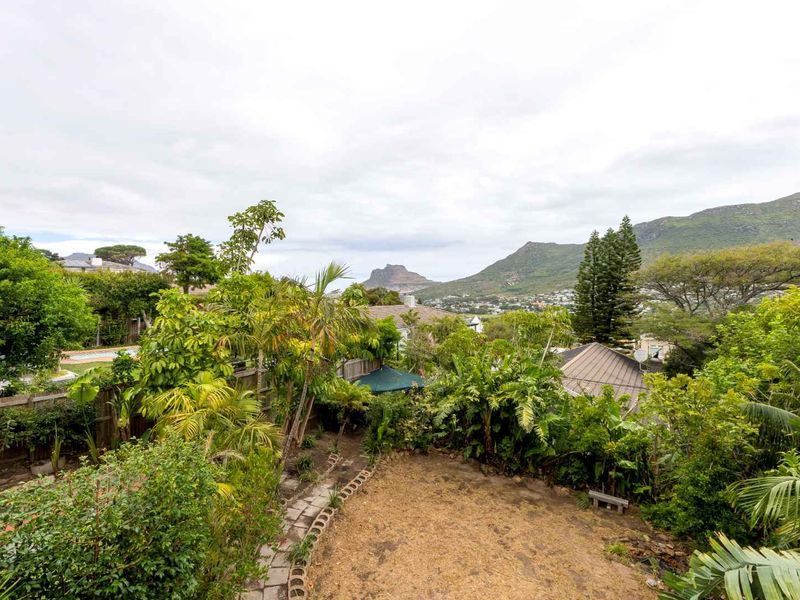 Unlock the Potential – 4‐Bedroom Home in Penzance Estate, Hout Bay - Photo 3