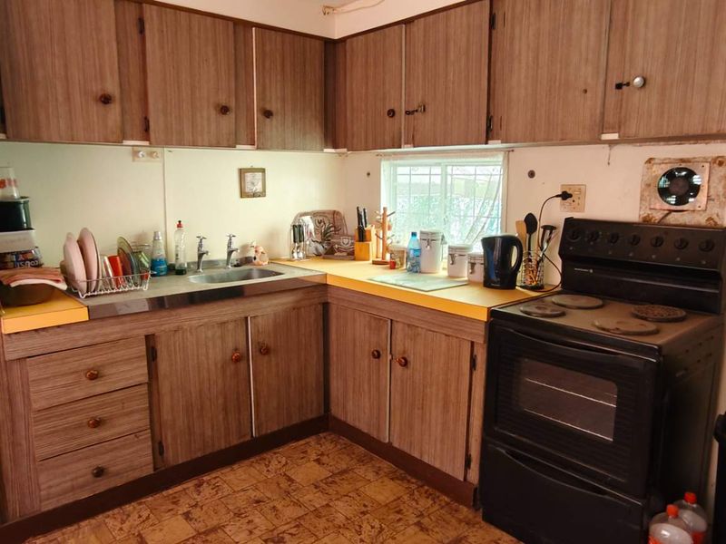 Charming Brick-Cladded Container Home: Perfect for Holiday Getaways or Small Families - Photo 3