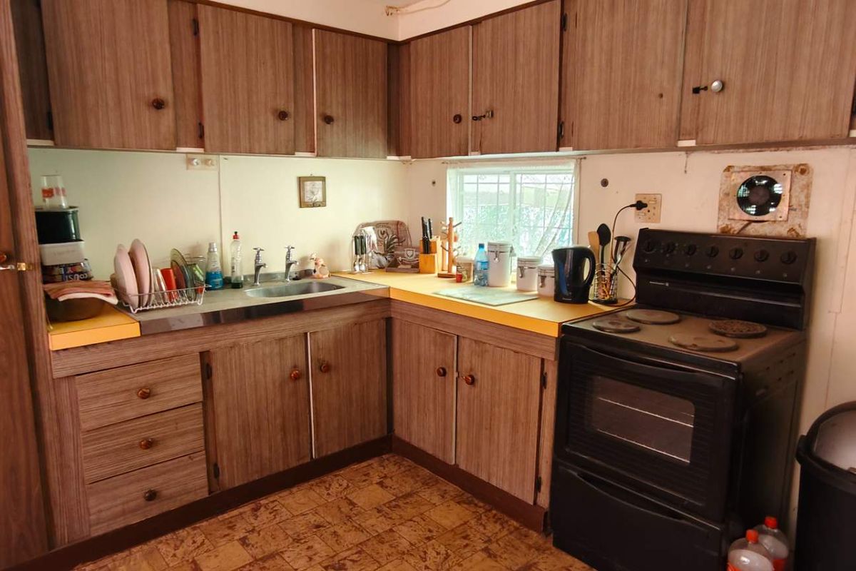 Charming Brick-Cladded Container Home: Perfect for Holiday Getaways or Small Families - Photo 3