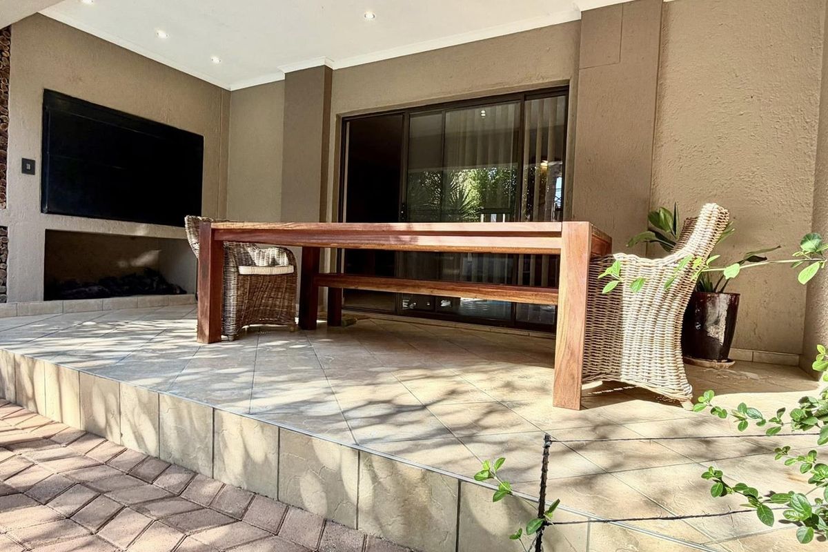 4 Bedroom House FOR SALE in Windhoek Country Club Estate - Photo 3