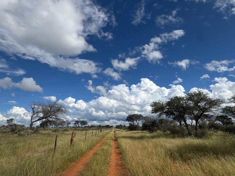 Discover this incredible 4500ha farm offering a perfect blend of modern infrastructure, abundant water resources, and rich wildlife - Photo 10