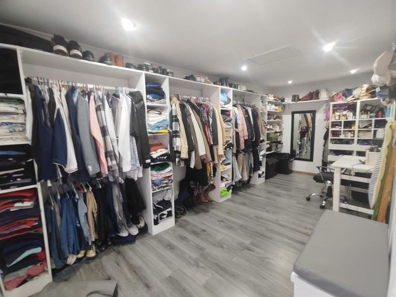 4 bedroom family home in Brackendowns with a pool and solar! - Photo 9