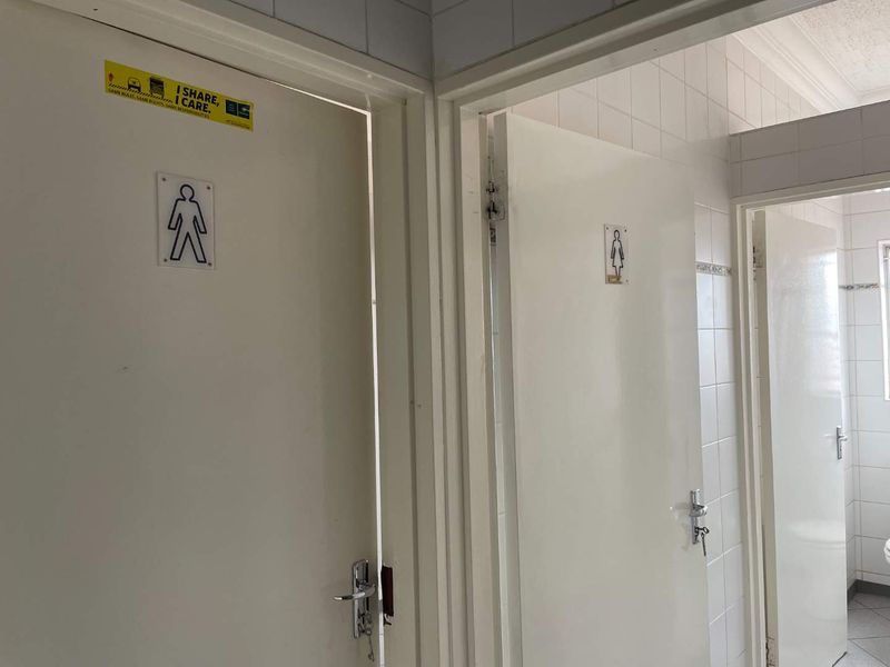 Office To Let - Photo 4