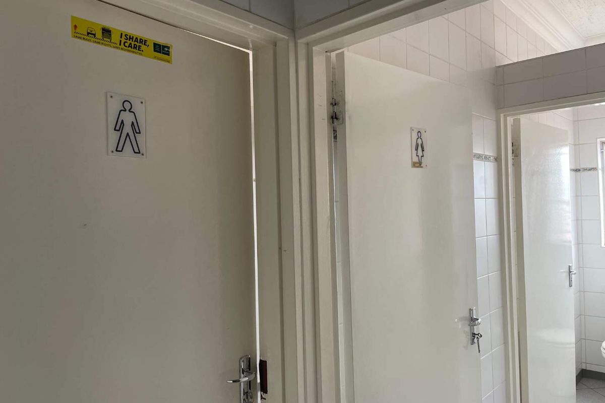 Office To Let - Photo 4