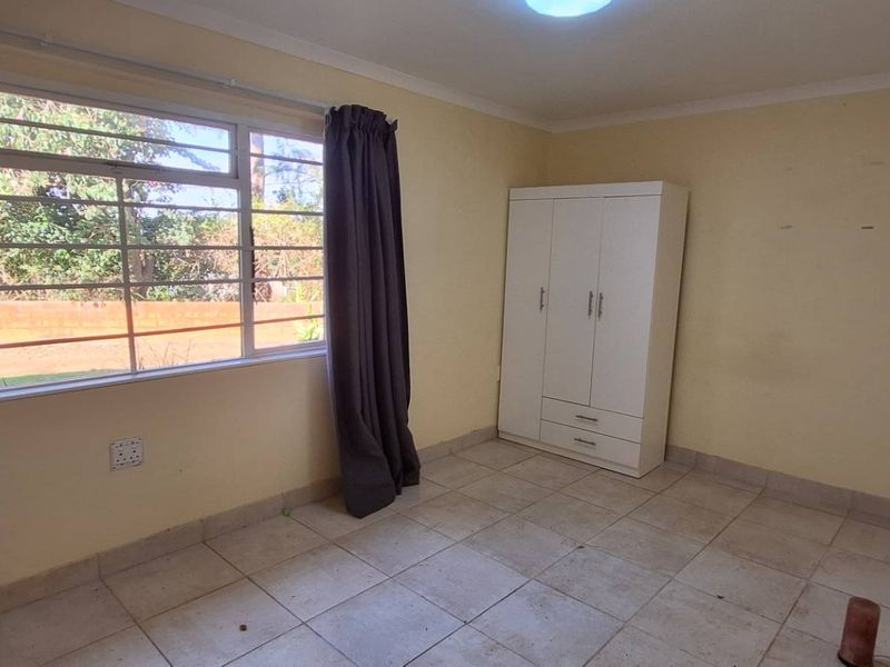 2 Bed Garden Flatlet including water - Crestview - Photo 4