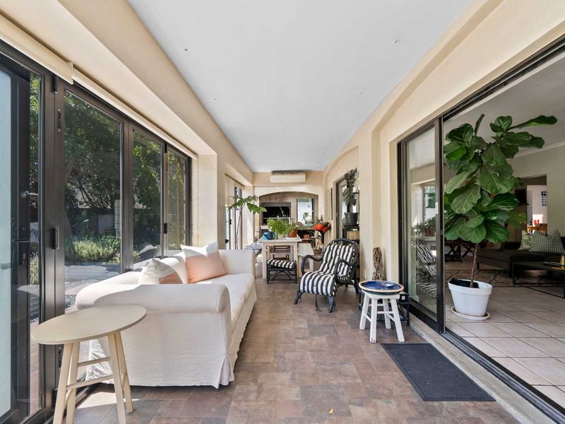 DEVELOPMENT OPPORTUNITY IN THE CAMPS BAY VILLAGE - Photo 8