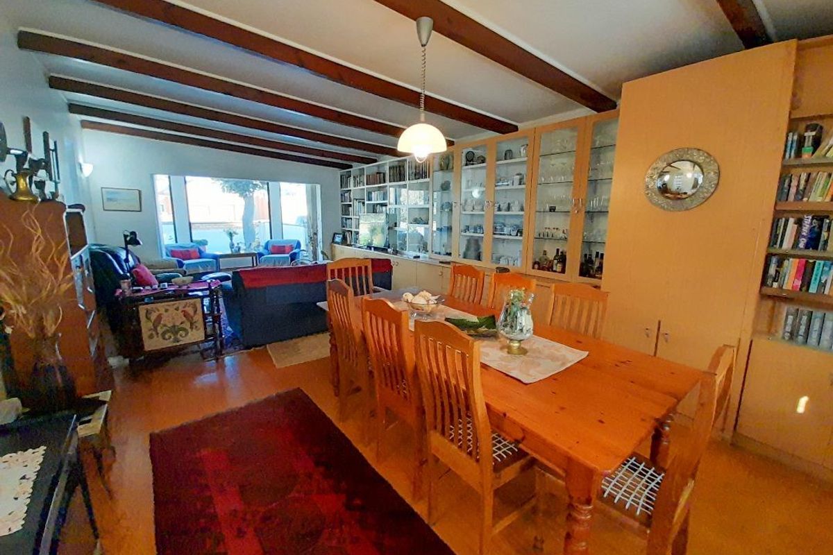 5 Bedroom House for Sale in Vineta - Photo 2
