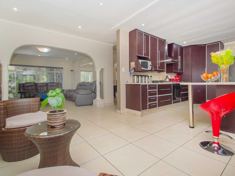 Elevate Your Lifestyle with This Stunning Family Residence - Photo 7