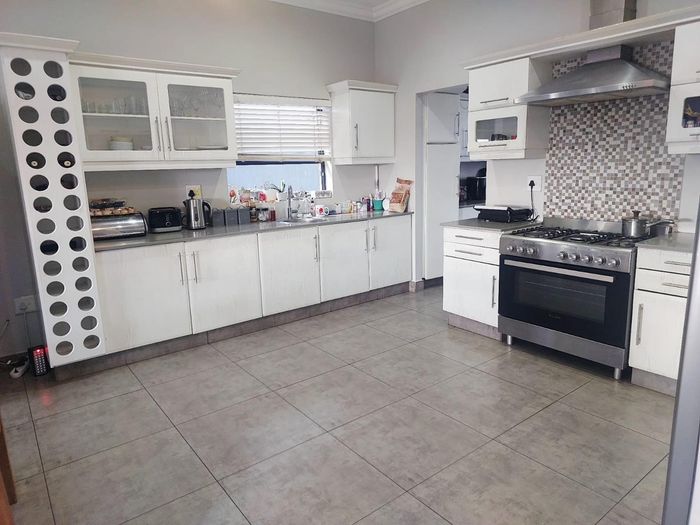 Property #2495176, House Rental Monthly in Palm Lakes Estates