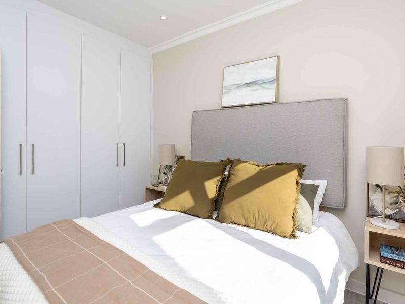 Contemporary Two-Bedroom Luxury Suite at Val de Vie Evergreen - Photo 8