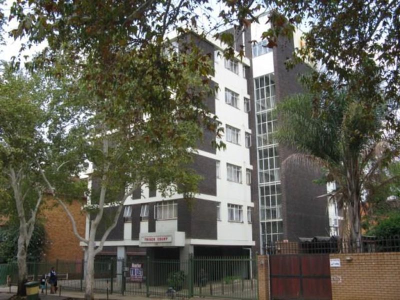 A SPACIOUS BACHELOR FLAT TO RENT IN SUNNYSIDE - Photo 1