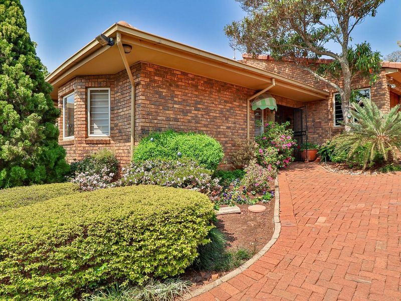 3 BEDROOM CLUSTER FOR SALE IN GROENKLOOF - Photo 2