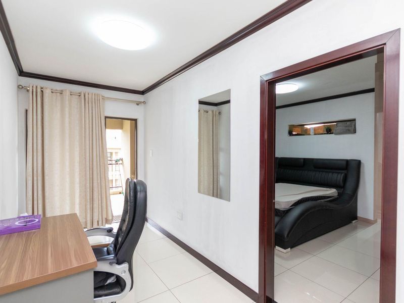 Apartment Close To Amenities - Photo 8