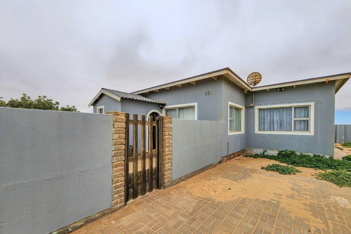 Ext 3, Henties:  Starter home on Omaruru Street is for Sale - Photo 2