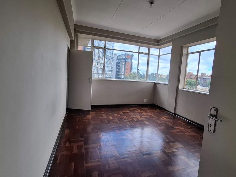 Spacious 2 Bedroom Shared Unit Available for Rent - Photo 10