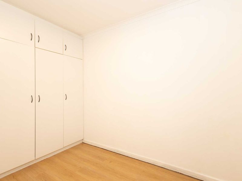 Space, Style, and Comfort - Photo 8