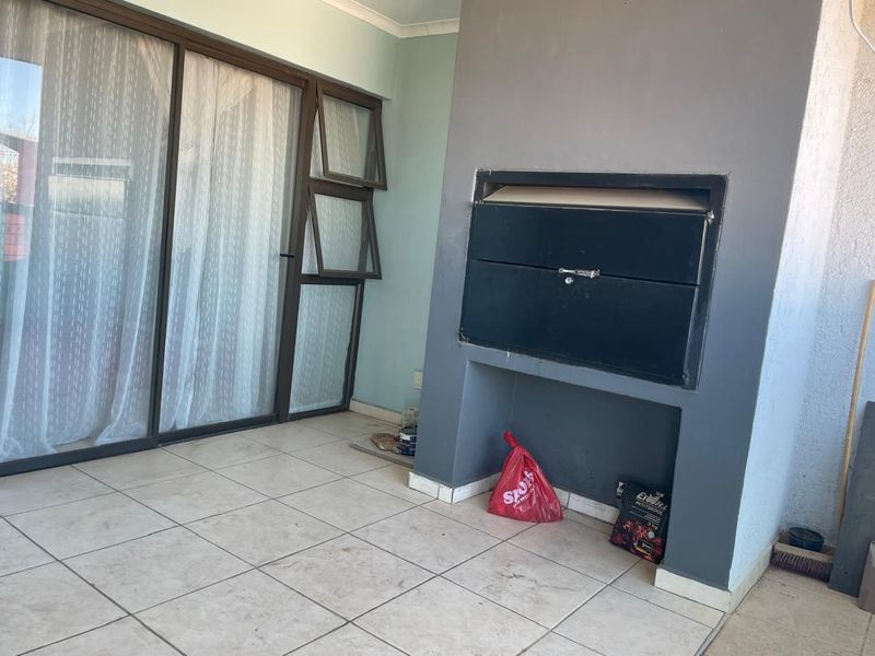 "Charming 2-Bedroom Home with Balcony BBQ - Only N$665,000!" - Photo 3