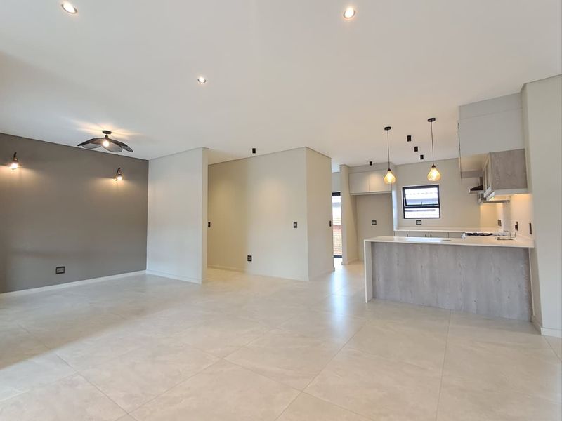 3 Bedroom Cluster in Brackenhurst - Photo 6