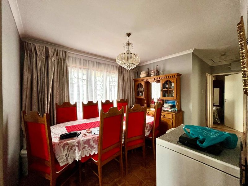 Freestanding 3-Bed Home with Easy Access to Major Routes - Photo 6