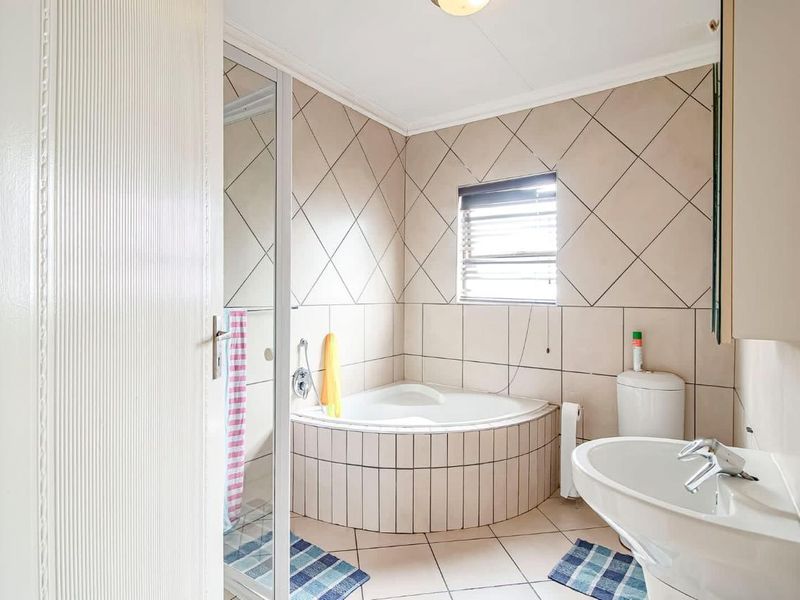 5 Bedroom Townhouse For Rent In Kosmosdal - Photo 4