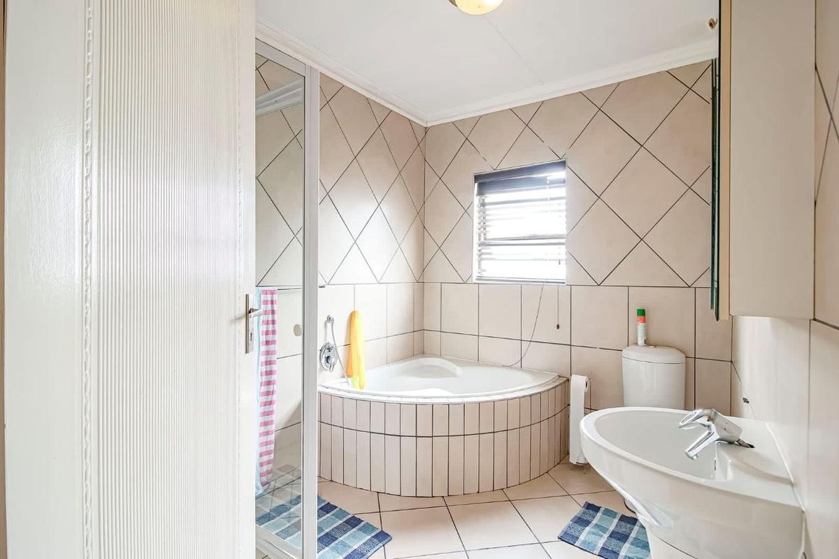 5 Bedroom Townhouse For Rent In Kosmosdal - Photo 4