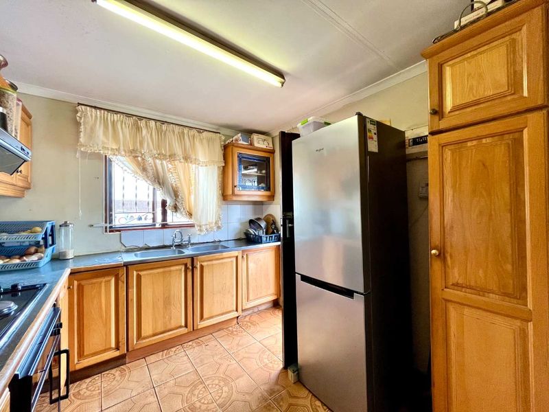 Welcome to Southgate – central living at its best! - Photo 3