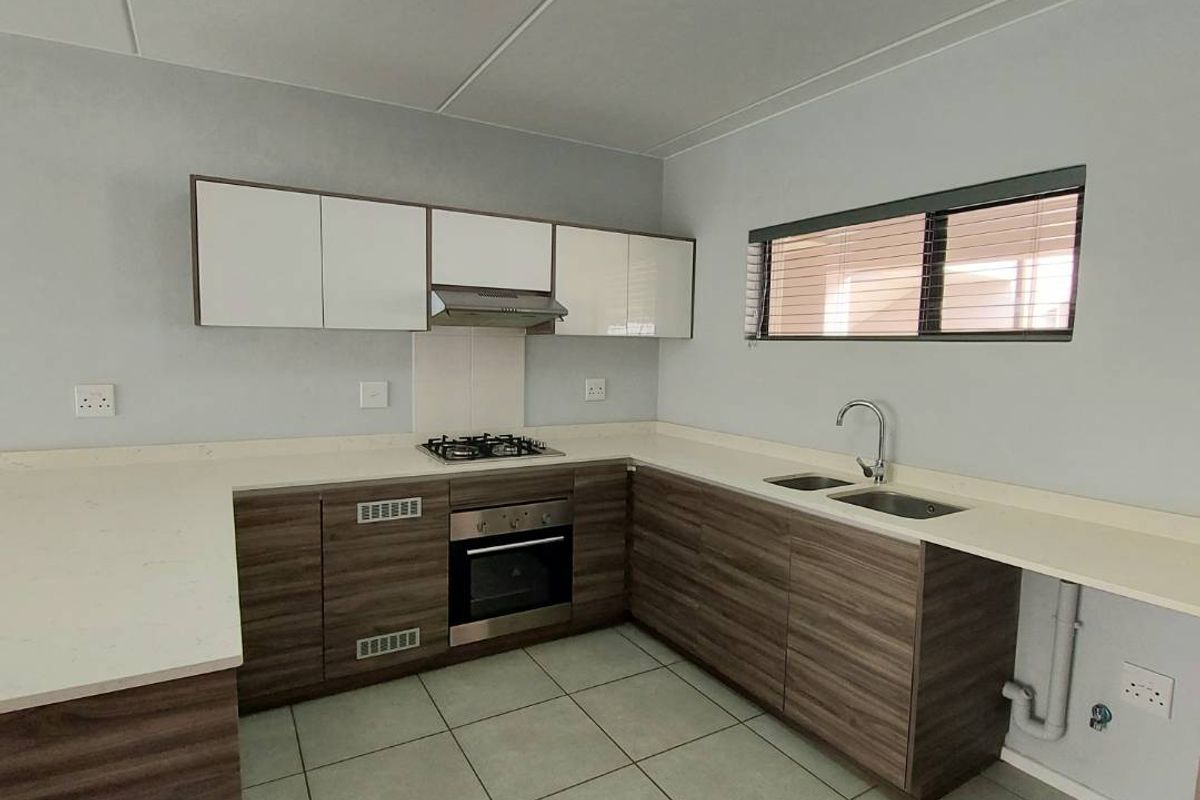 Neat Ground Floor Unit Available! - Photo 4