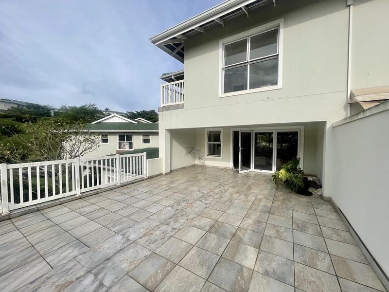 Hendra - Spacious Family Townhouse to Rent in Secure Kindlewood Estate - Photo 3