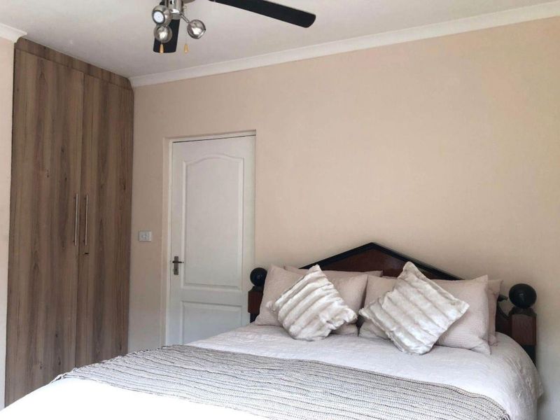 Convenient One-Bedroom Apartment in Ballito Central - Photo 8