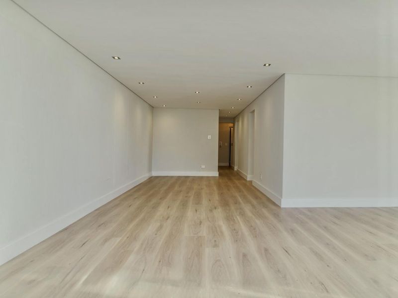 Newly Renovated Designer Apartment - Photo 3