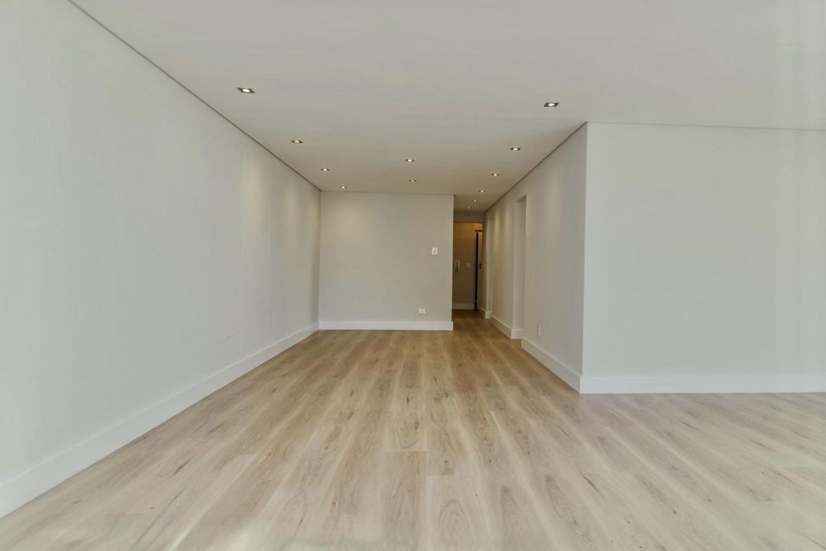 Newly Renovated Designer Apartment - Photo 3