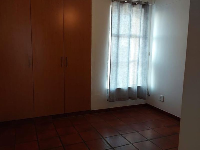 SPACIOUS APARTMENT IN A SECURE AND QUIET FAMILY NEIGHBOURHOOD - Photo 7