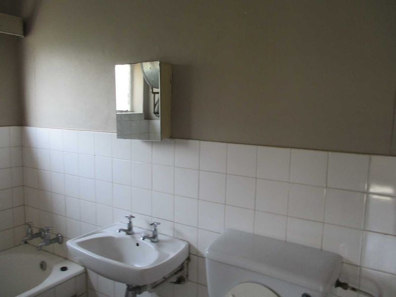2 BEDROOM FLAT TO RENT IN BALREA PARK - Photo 10