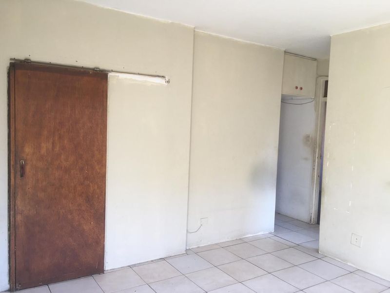 Comfortable Two-Bedroom Residence in Sydenham, Durban - Photo 4