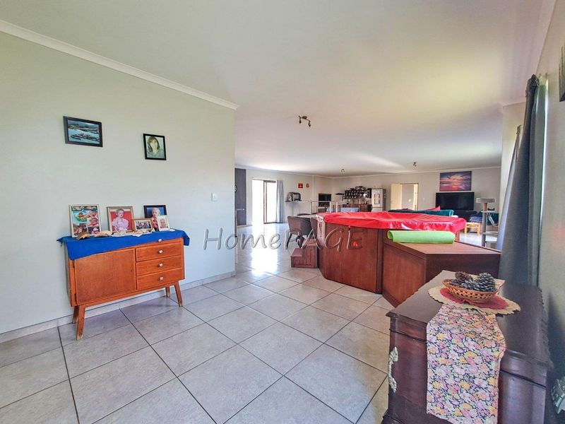 Meersig Ext 2, Walvis Bay:  3 Bedr Double Storey Home is for Sale - Photo 2
