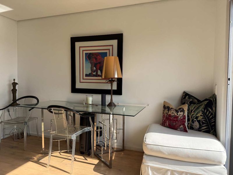 Secure, Sunny Apartment - Fully Furnished - Photo 8