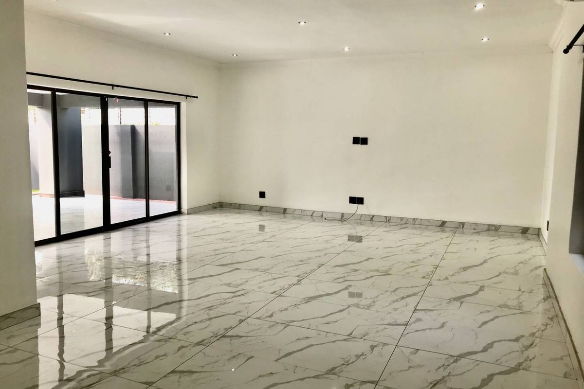 Spacious 4-Bedroom Home to Let - Photo 4