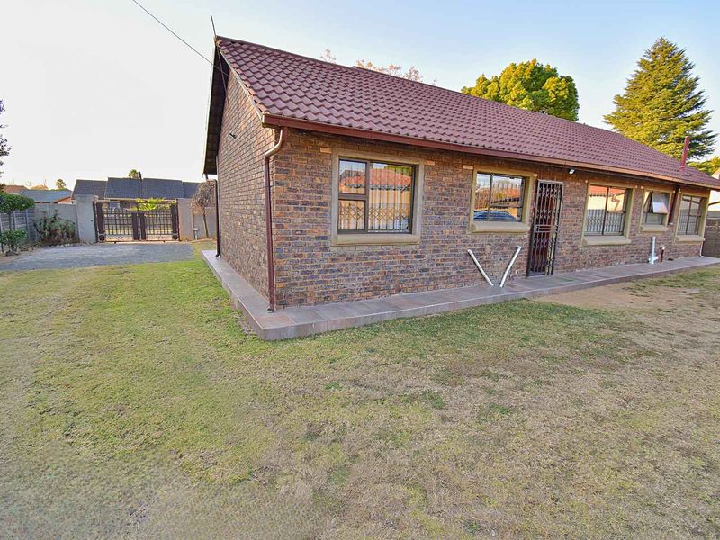 Perfect Starter Home - Photo 3