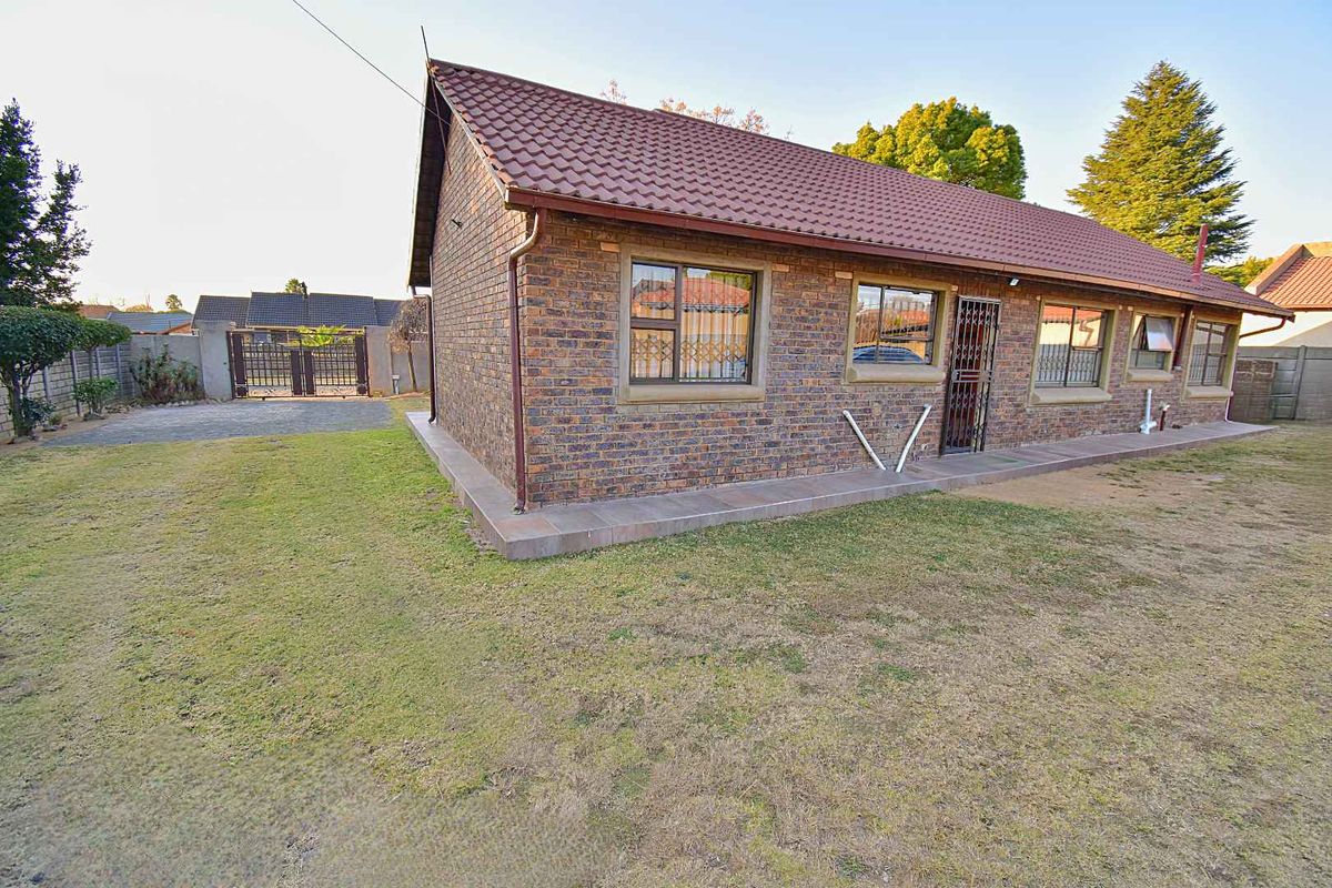 Perfect Starter Home - Photo 3