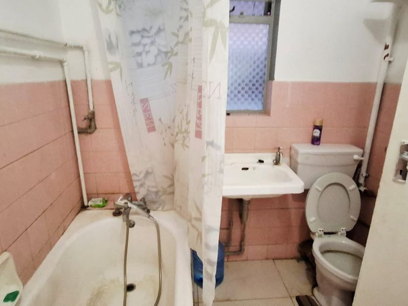"Prime Location! Steps from Suncoast & Blue Waters Hotel" - Photo 4