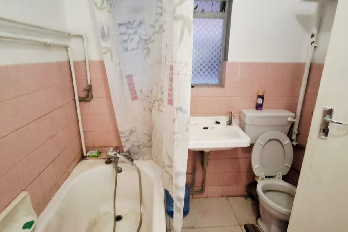 "Prime Location! Steps from Suncoast & Blue Waters Hotel" - Photo 4