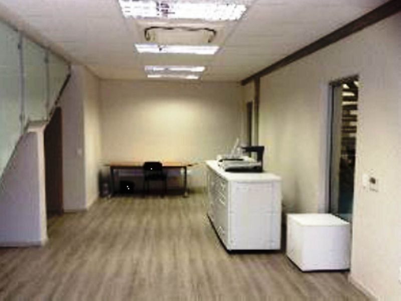 FOR SALE - WAREHOUSE IN NORTHERN IND AREA - SECURE COMPLEX CC REGISTERED: - Photo 5