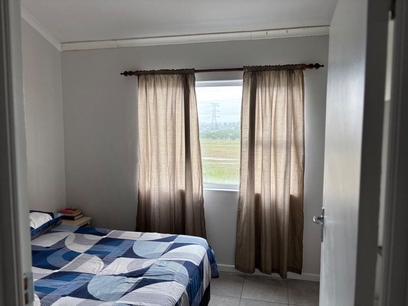 Stylish and Secure: 2-Bedroom Apartment in Eersteriver! - Photo 6