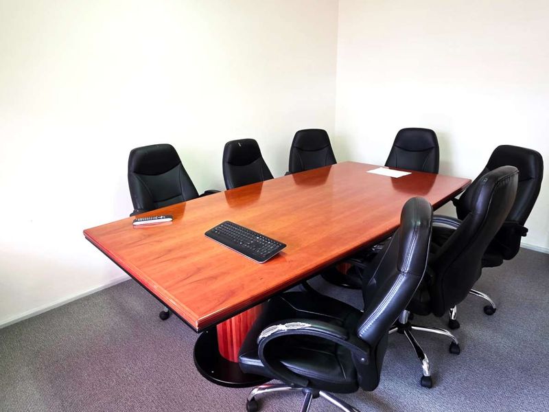 Spacious First Floor Office in Westlake - Photo 3