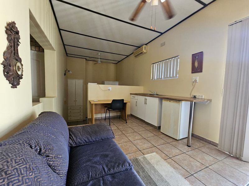 Compact 1-Bedroom Unit in Meer En See, Richards Bay - Photo 2