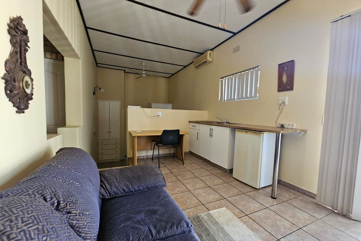 Compact 1-Bedroom Unit in Meer En See, Richards Bay - Photo 2