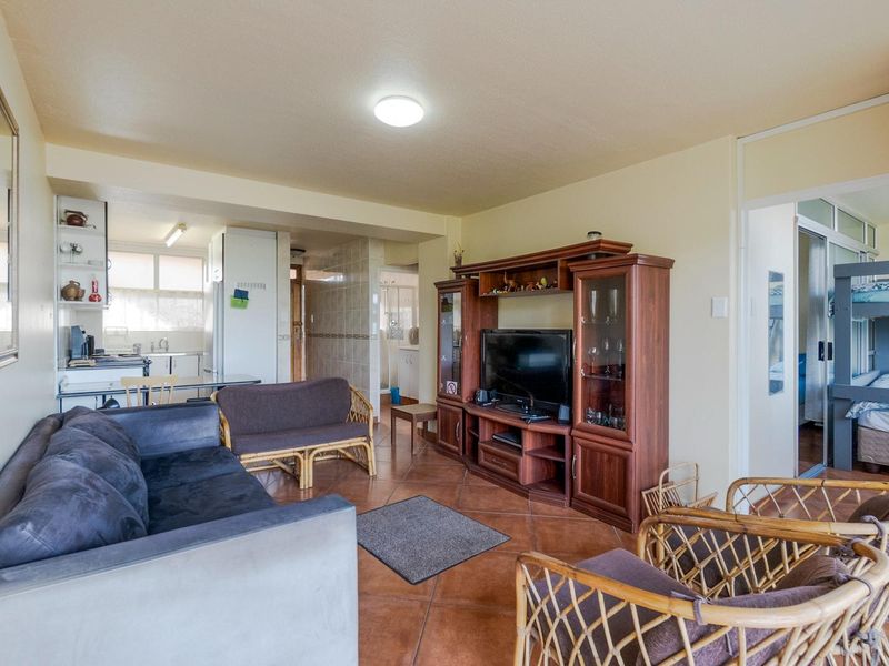 Fully furnished on the beach - Photo 4