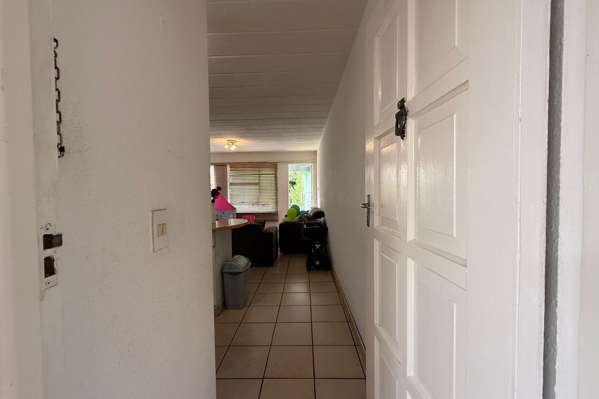 Stunning 2-Bedroom Apartment in the Heart of Morningside Hills - Sole Mandate - Photo 2