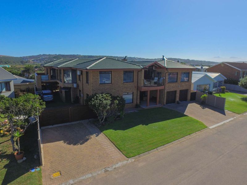 Prime 7 Bedroom Coastal Family Residence in Bayview, Hartenbos - Photo 6